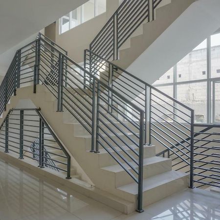 Residences By Reddoorz Near Mt Haryono - Minimum Stay 7 Days Jakarta Exterior foto