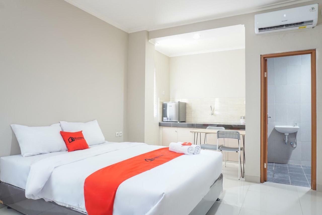 Residences By Reddoorz Near Mt Haryono - Minimum Stay 7 Days Jakarta Exterior foto