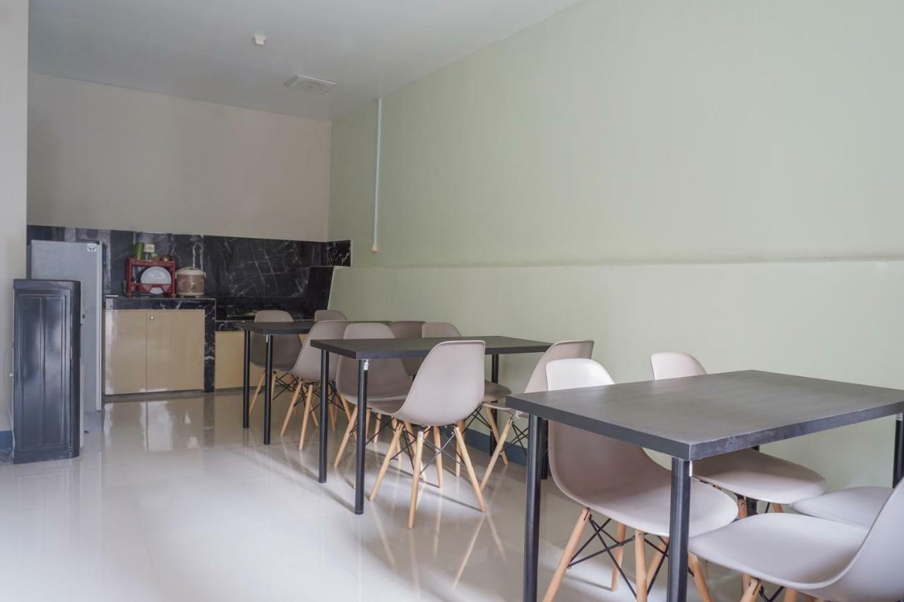 Residences By Reddoorz Near Mt Haryono - Minimum Stay 7 Days Jakarta Exterior foto