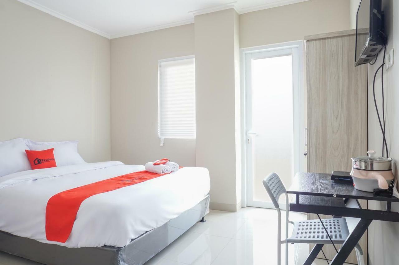 Residences By Reddoorz Near Mt Haryono - Minimum Stay 7 Days Jakarta Exterior foto