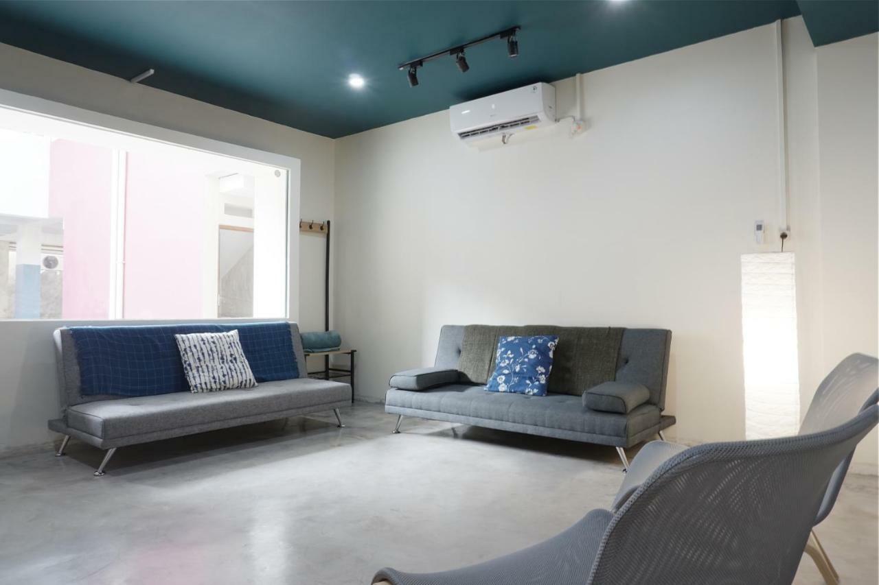 Residences By Reddoorz Near Mt Haryono - Minimum Stay 7 Days Jakarta Exterior foto