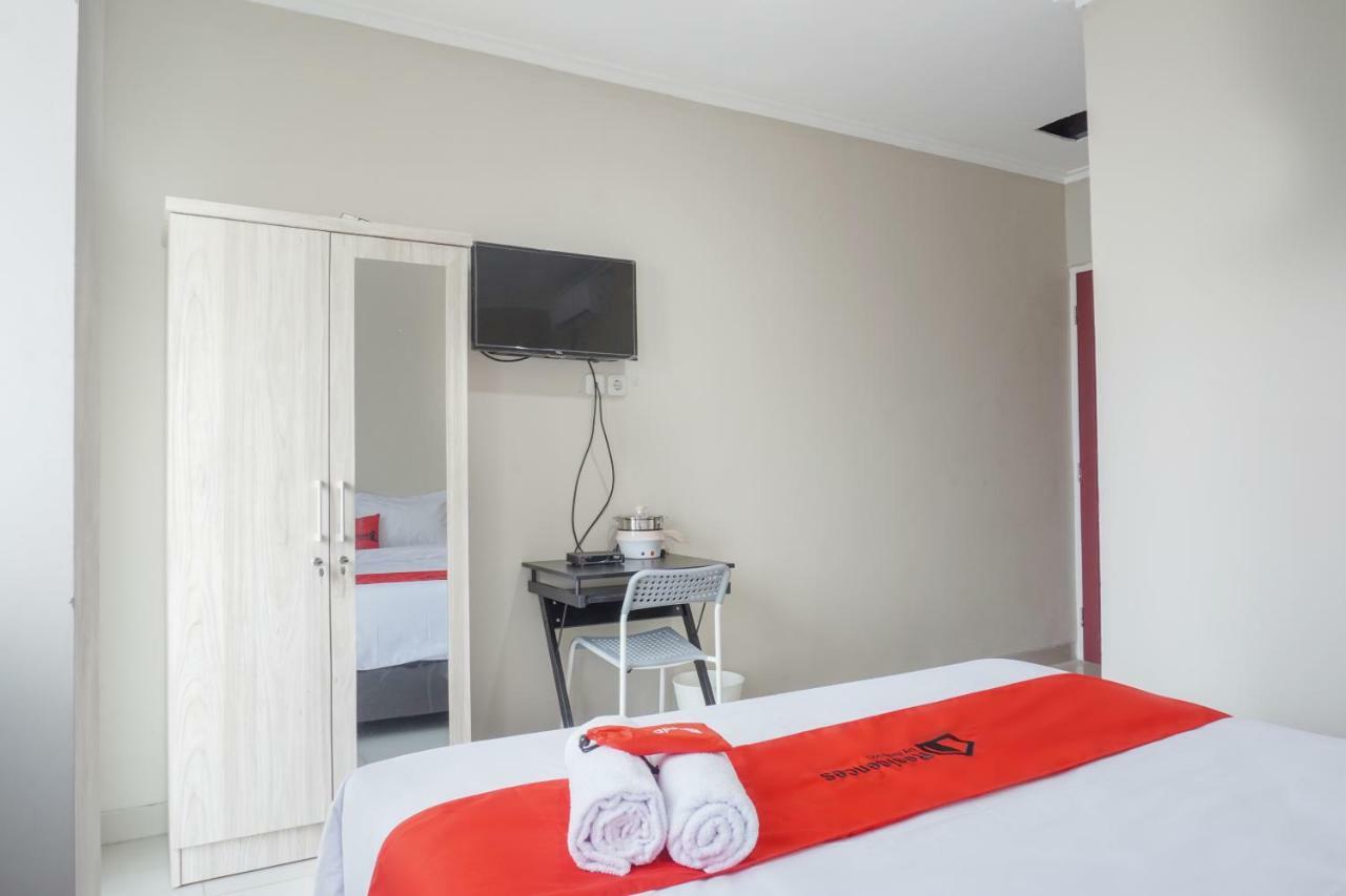 Residences By Reddoorz Near Mt Haryono - Minimum Stay 7 Days Jakarta Exterior foto